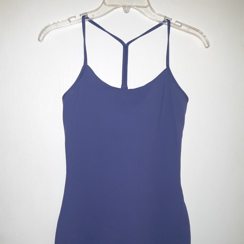 Lulu lemon 🍋 blue 💙size 6 top
